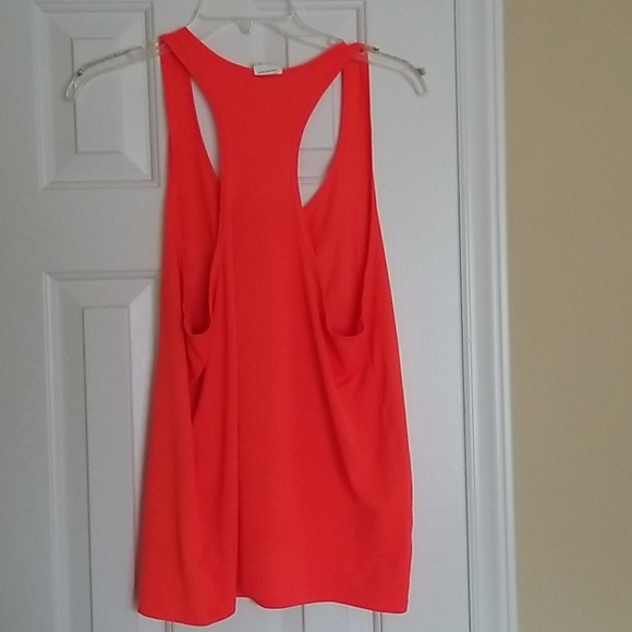 PINK Tank - Picture 2 of 2